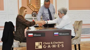 Чемпионка мира по шашкам Тансыккужина и ее соперница по финалу получили приз за проявленное благородство