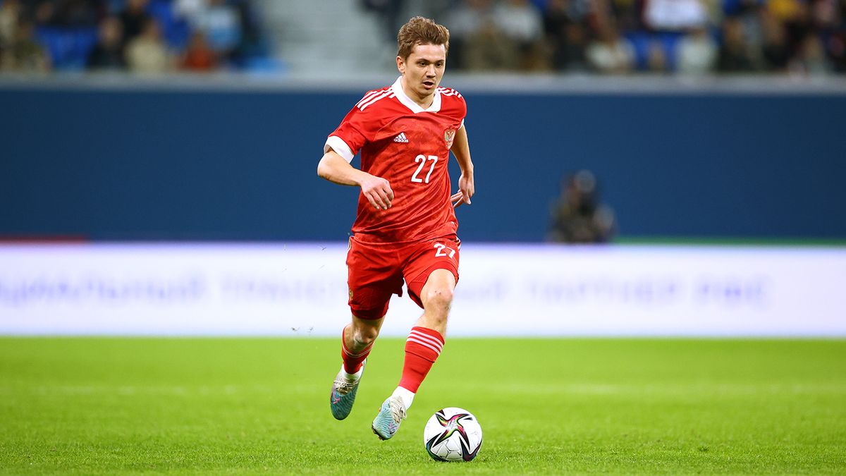 Обляков не реализовал пенальти в матче Россия — Мали, пробив выше ворот