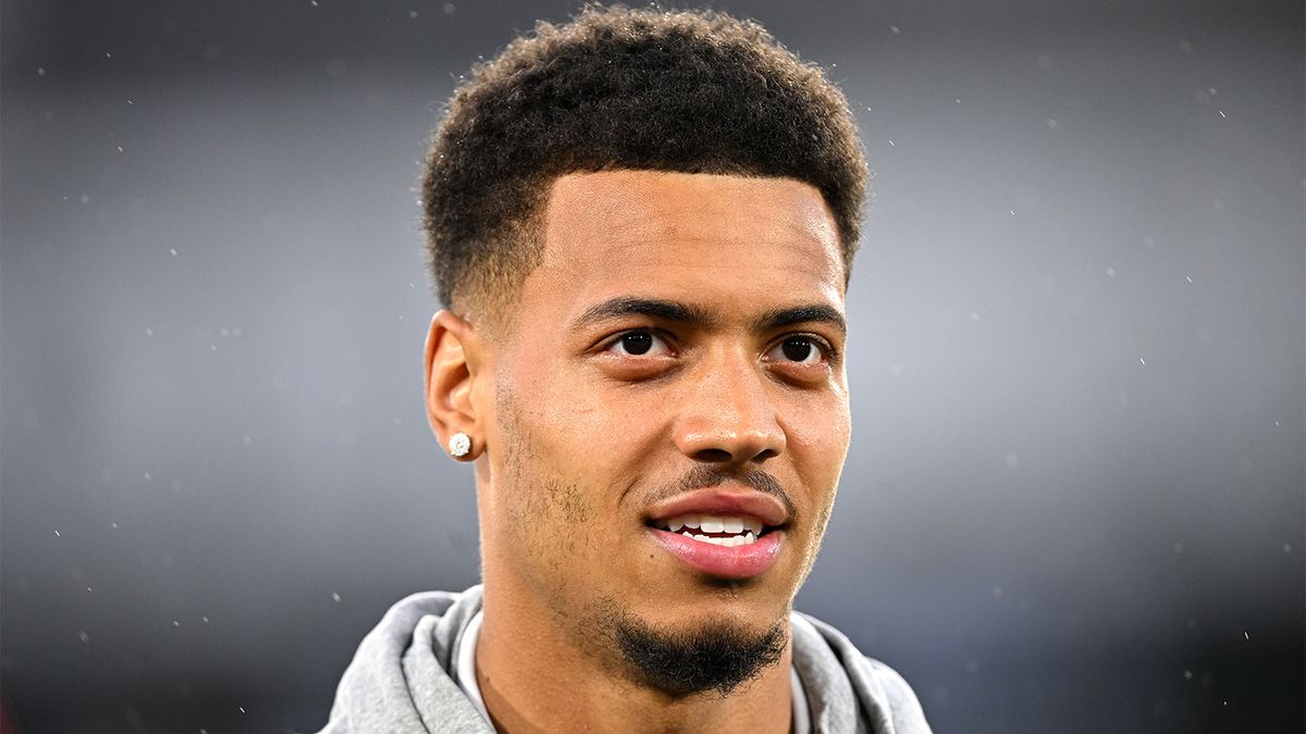 Дортмундская «Боруссия» продлила контракт с полузащитником Феликсом Нмечей