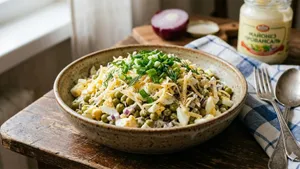 Нашла рецепт бюджетного салата из СССР: как приготовить «Чайку» из 4 ингредиентов за 15 минут