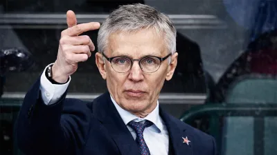 Игорь Ларионов