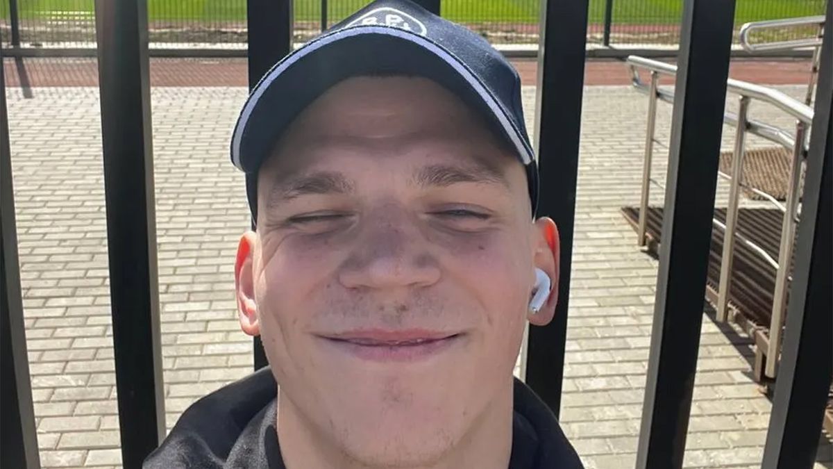 Футболист совмещал игру с работой на заводе. И рассказал, сколько этим зарабатывал