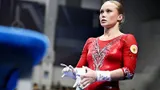 Чемпионка Олимпиады Мельникова упала с бревна, но в борьбе за Кубок России. Фаворитки рубятся не на шутку