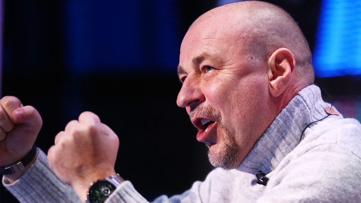 Жулин: Кому без пива было бы интересно смотреть матч Россия  Чили Я вообще под виски смотрел