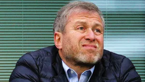 Абрамовичу дерзко ответил его же подчиненный: олигарха поставили на место одним сообщением