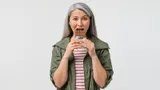 Эти продукты ускоряют старение организма — избегайте их: диетолог составила список вредной еды для тех, кому за 30