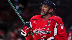 Овечкин громко опозорился в сердце США! Русский герой разучился забивать, его банда пропустила пять шайб за период