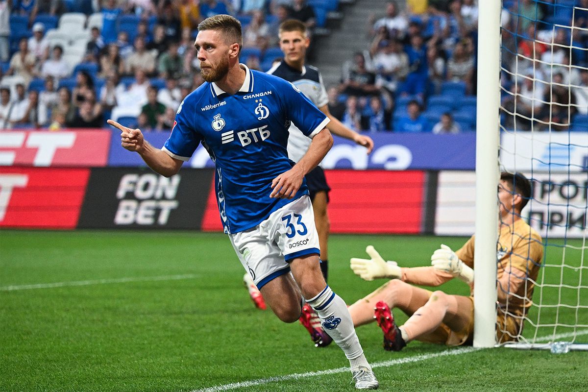 Видео: футболисты «Динамо» забили два гола за три минуты в ворота «Локомотива»