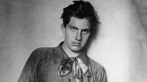 Великий Маяковский скрывал собственную бедность хитрым способом: придумал образ, который стал его фишкой