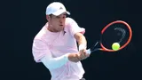Китайский теннисист Ву одержал первую победу на турнире ATP, обыграв Изнера на трех тай-брейках