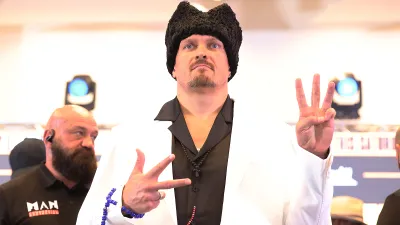 Александр Усик