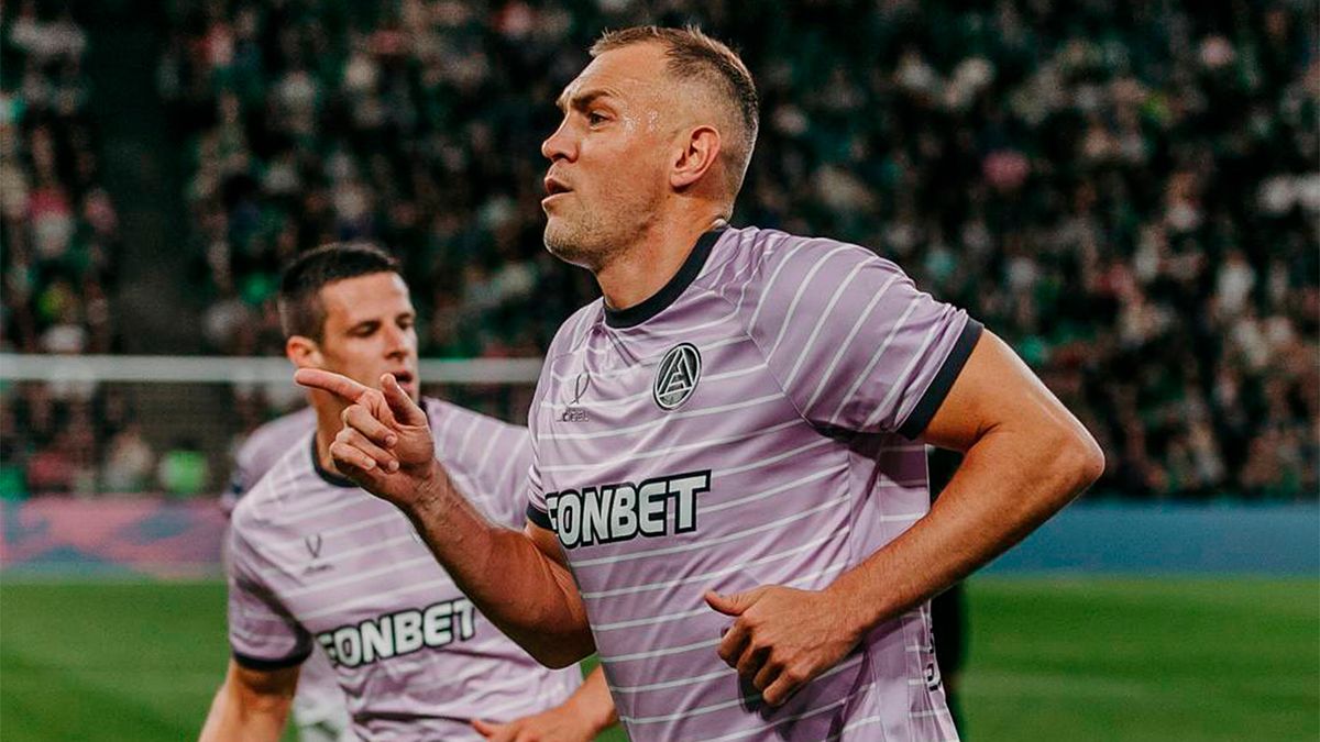 Тренер «Акрона» не захотел сравнивать Дзюбу с Ибрагимовичем: «Для меня Артем гораздо значимее, чем кто-либо другой»