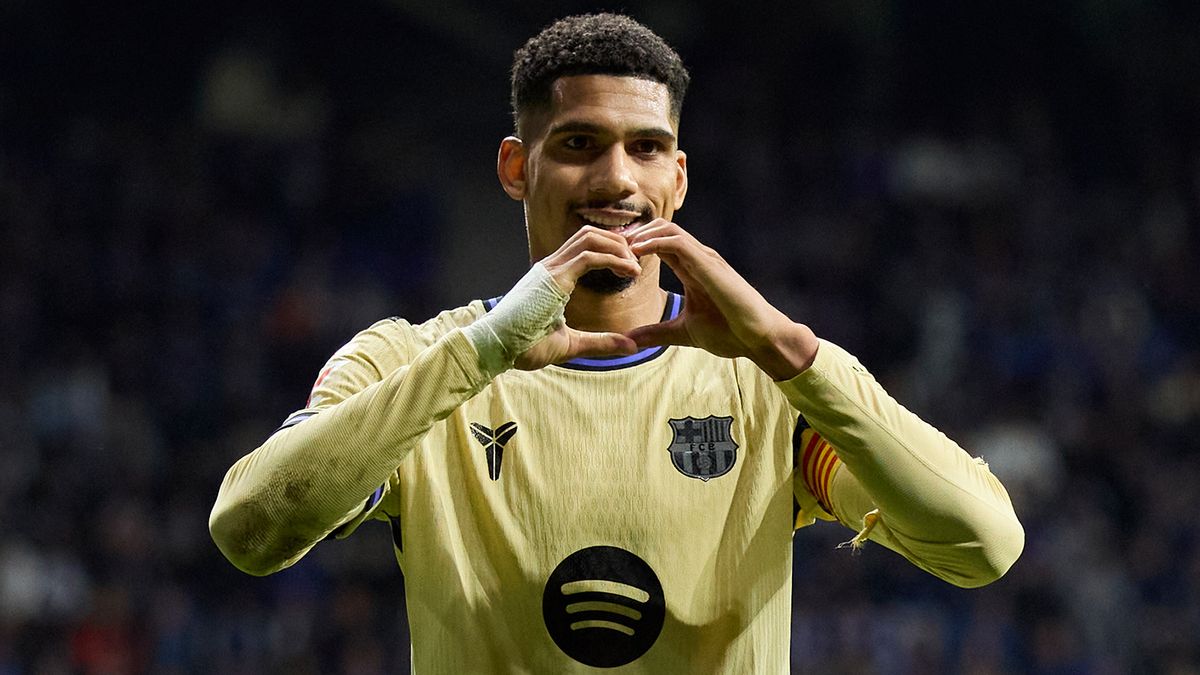 Флик — об удалении Араухо в матче с «Челси»: «Он не должен был действовать так»