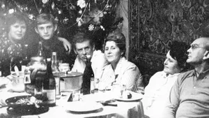 Эту традицию в СССР на Новый год соблюдали всей семьей, а теперь мало кто пойдет на такое: а вы лепили пельмени?