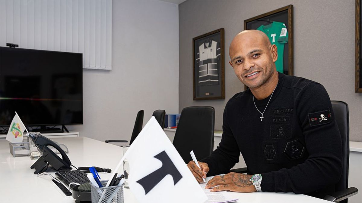 Ари вернулся на пост спортивного директора «Торпедо» спустя два месяца после ухода