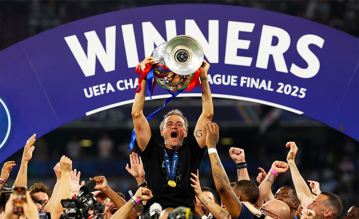 Только трое из 100 журналистов не выбрали Луиса Энрике тренером года