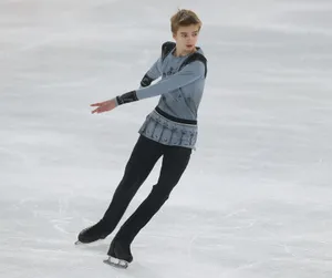 Звездочки Тутберидзе помогли Трусовой стать королевой КПК-2025. А турнир возродил дуэль гениев Лазарева и Федотова