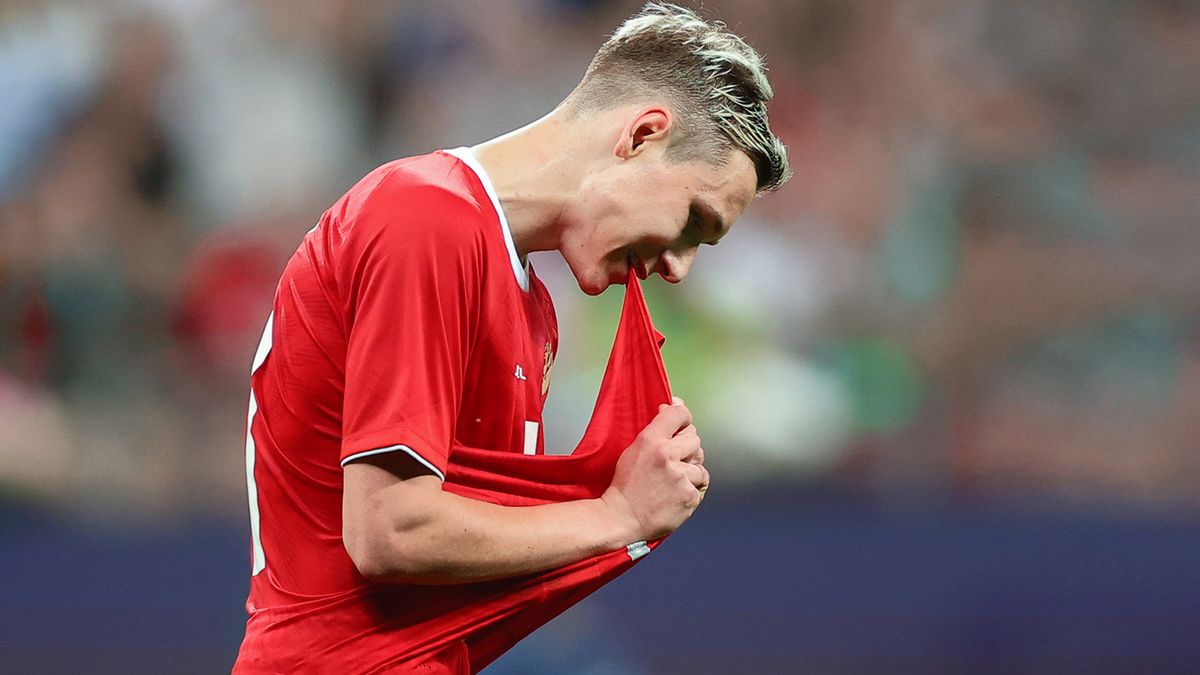 Батраков вывел Россию вперед в матче с Ираном, сделав счет 2:1: видео