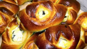 Готовлю пирожки на Пасху, которые идеально дополняют кулич: рецепт достался мне от бабушки