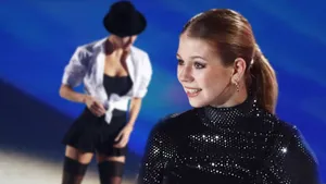 Загитова дала жару на шоу Медведевой, Трусова впервые выступила после родов. Главные фото дискотеки на льду