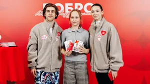 Валиева и Кондратюк провели мастер-класс в Красноярске в рамках Дня фигурного катания от «ДоброFON»