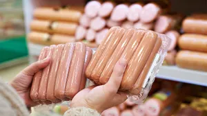 Больше не покупаю сосиски в магазине: нашла простой рецепт и готовлю за 5 минут всего из двух ингредиентов