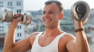 Как люди в СССР оставались сильными и здоровыми без фитнес-клубов? Разбираем советский феномен