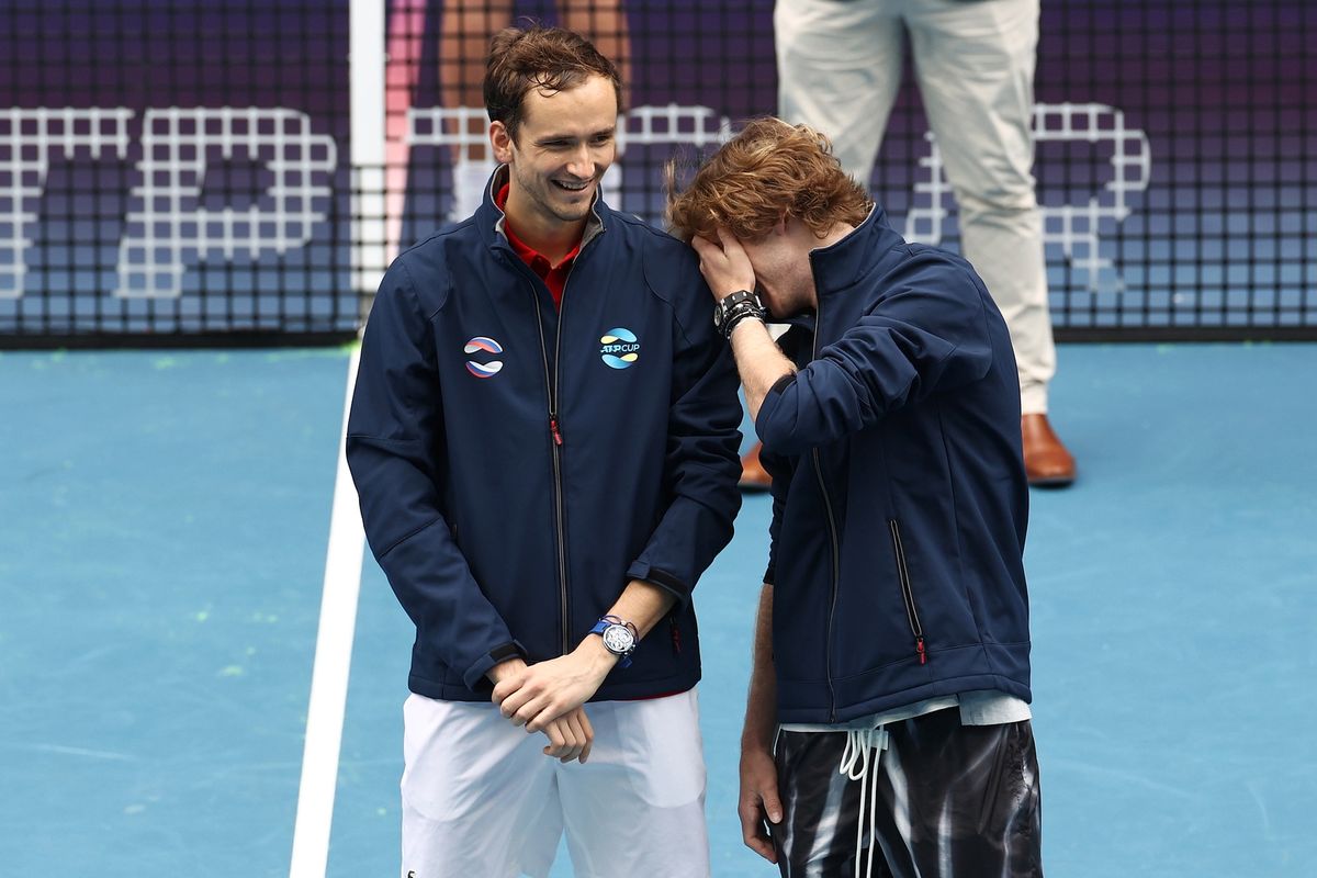 Рублев, Медведев и Хачанов смогли покинуть ОАЭ, где закрыто воздушное пространство