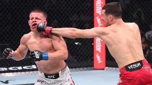 Русский Гейджи снова устроил триллер в UFC, но проиграл высоченному сербу. Вологдину крепко досталось в Белграде