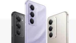 Появился в России от 11300: у Xiaomi Redmi 15 батарея 7000 мАч с быстрой зарядкой и огромный экран 144 Гц