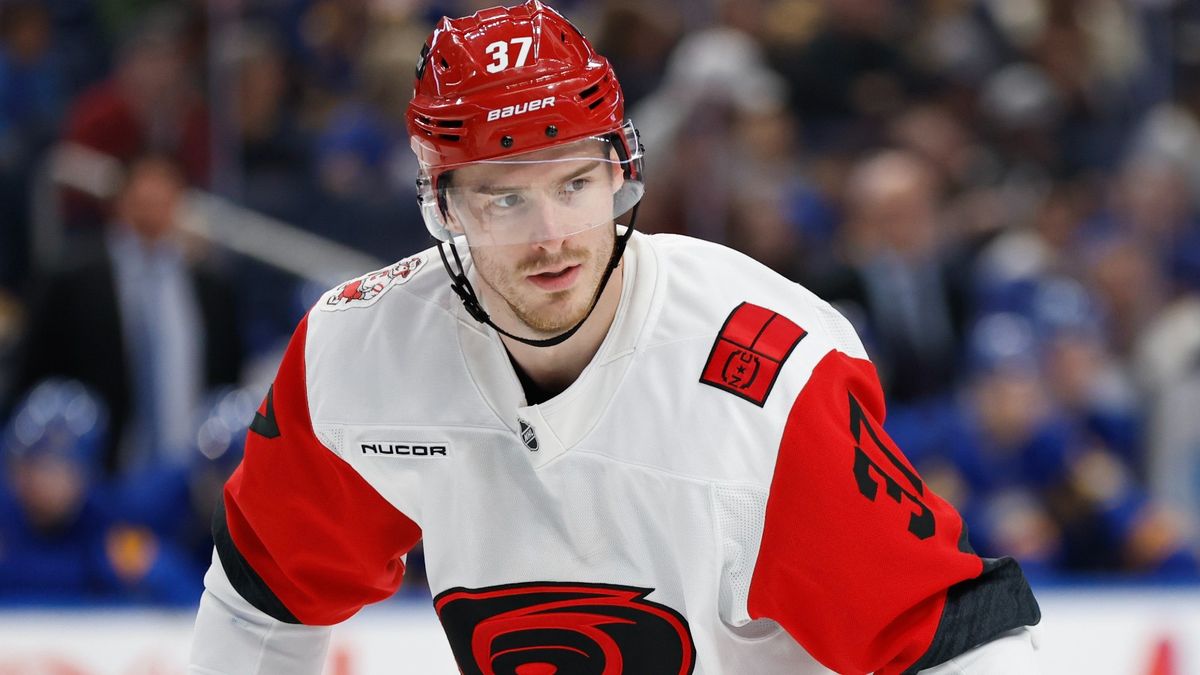 Свечников — четвертый хоккеист из России, набравший 50 очков в сезоне НХЛ