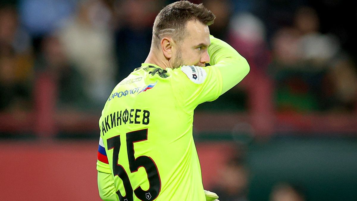 У Акинфеева надрыв связок голеностопного сустава. В ЦСКА сообщили, когда ждать возвращения вратаря
