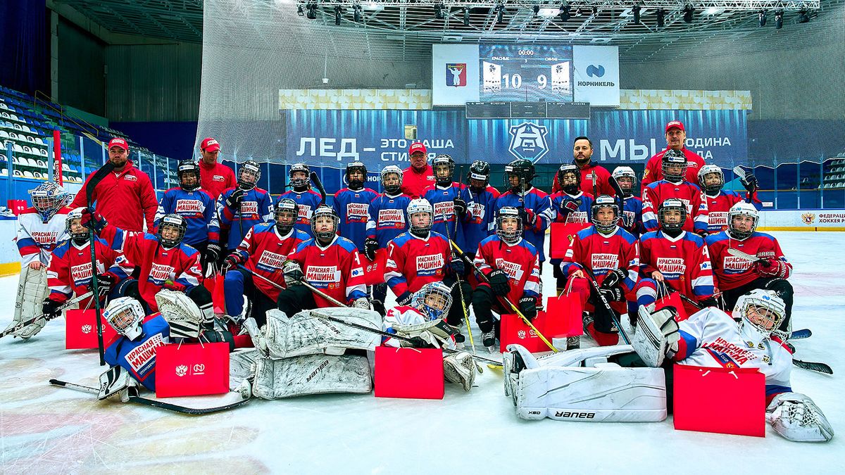 Под крылом «Красной машины» Норильск встречает День хоккея