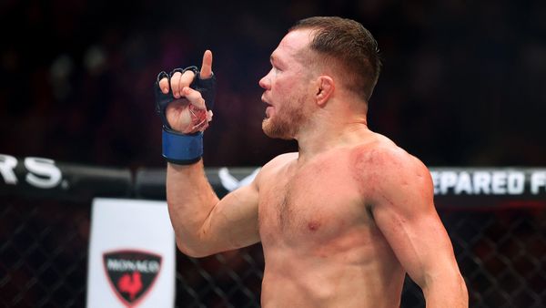 Ни Хабиб, ни Махачев не делали ничего подобного! Петр Ян вошел в историю, разбив монстра из Грузии в UFC