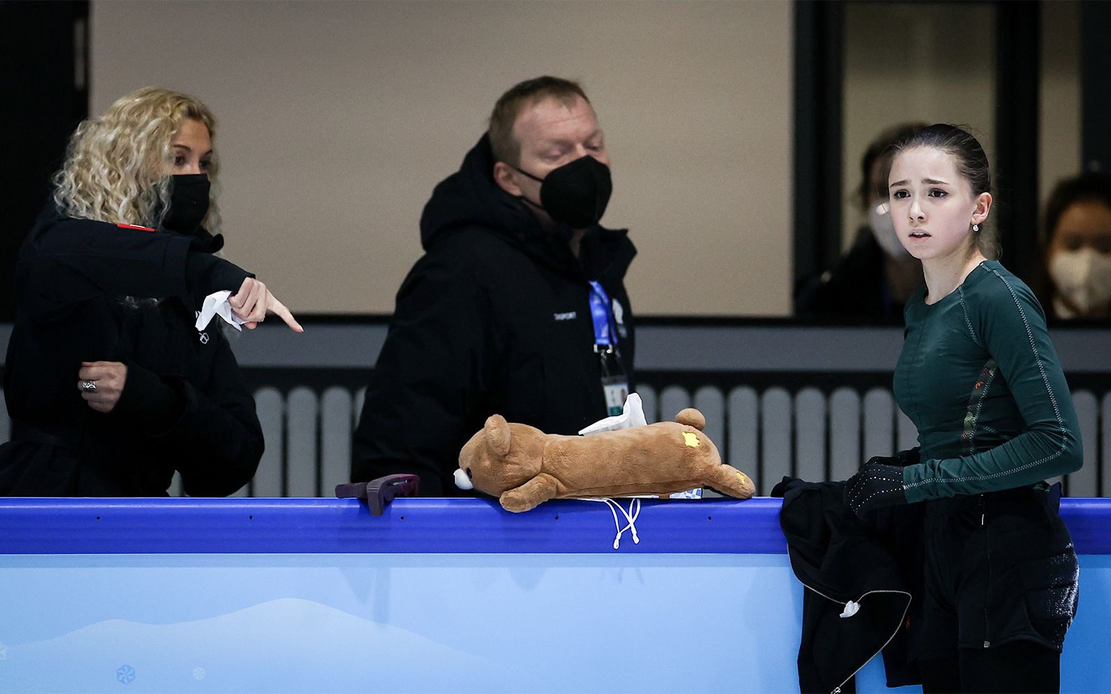 даниил глейхенгауз и щербакова пекин. камила валиева и этери тутберидзе на олимпиаде. тутберидзе с учениками. тутберидзе 2022. валиева олимпиада 2022.