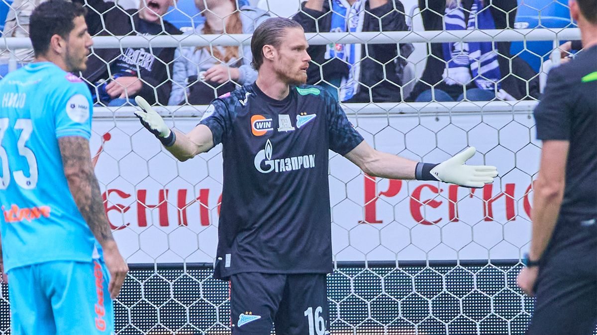 Вратарь «Зенита» Адамов — о последнем матче в 2025 году: «Чемоданного настроения нет»