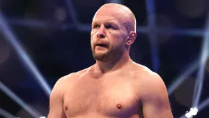 Легендарный боец ММА зарубится со звездой кулачки, мечтающей о UFC. Все о бое Александр Шлеменко — Белаз Ковалев