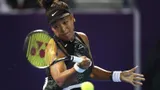 Осака на матч Захаровой вышла в платье с отсылкой к Айверсону