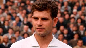 Знаменитого футболиста выгнали из сборной из-за того, что развелся с женой: «Он не может защищать честь Родины»