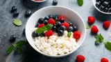 Надоел обычный творог на завтрак? Вот 5 способов сделать его вкусным