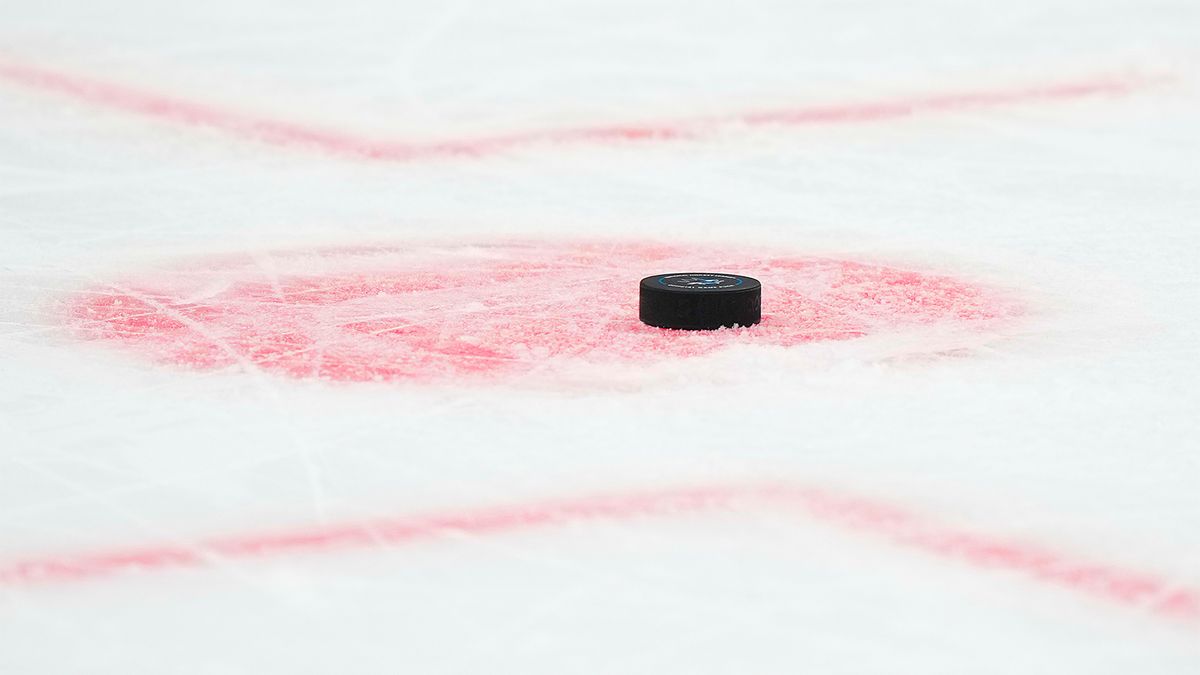 Вратарь «Миннесоты» Валльстедт признан лучшим игроком дня в НХЛ