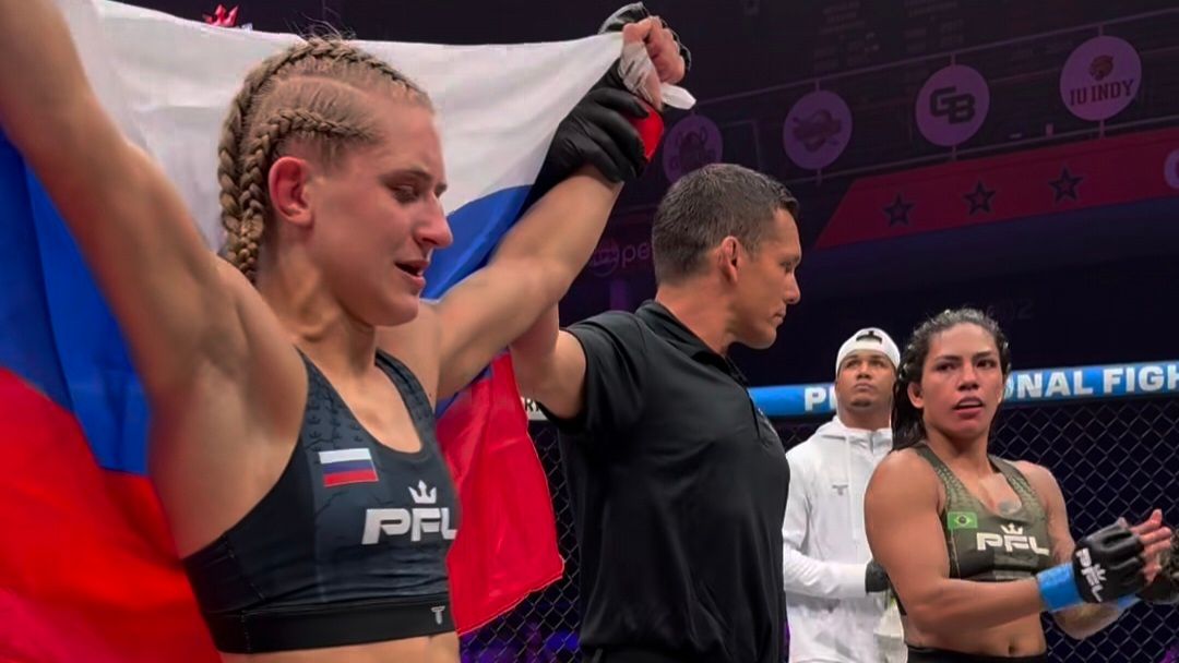 Россиянка после поединка в США показала зрителям флаг России