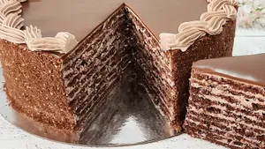 В СССР безумно вкусный торт покорял сердца миллионов сладкоежек: как приготовить тот самый «Листопад»