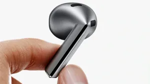 Дешевле нет — Samsung Galaxy Buds 3 отдают со скидкой 2900: премиум-звук и двусторонний перевод речи с Galaxy AI