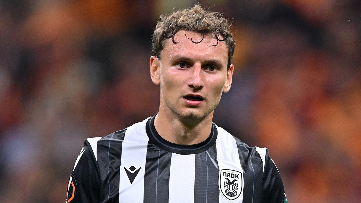 Уехал из России  и теперь страдает. Возвращение в страну  единственный шанс спасти карьеру для Чалова