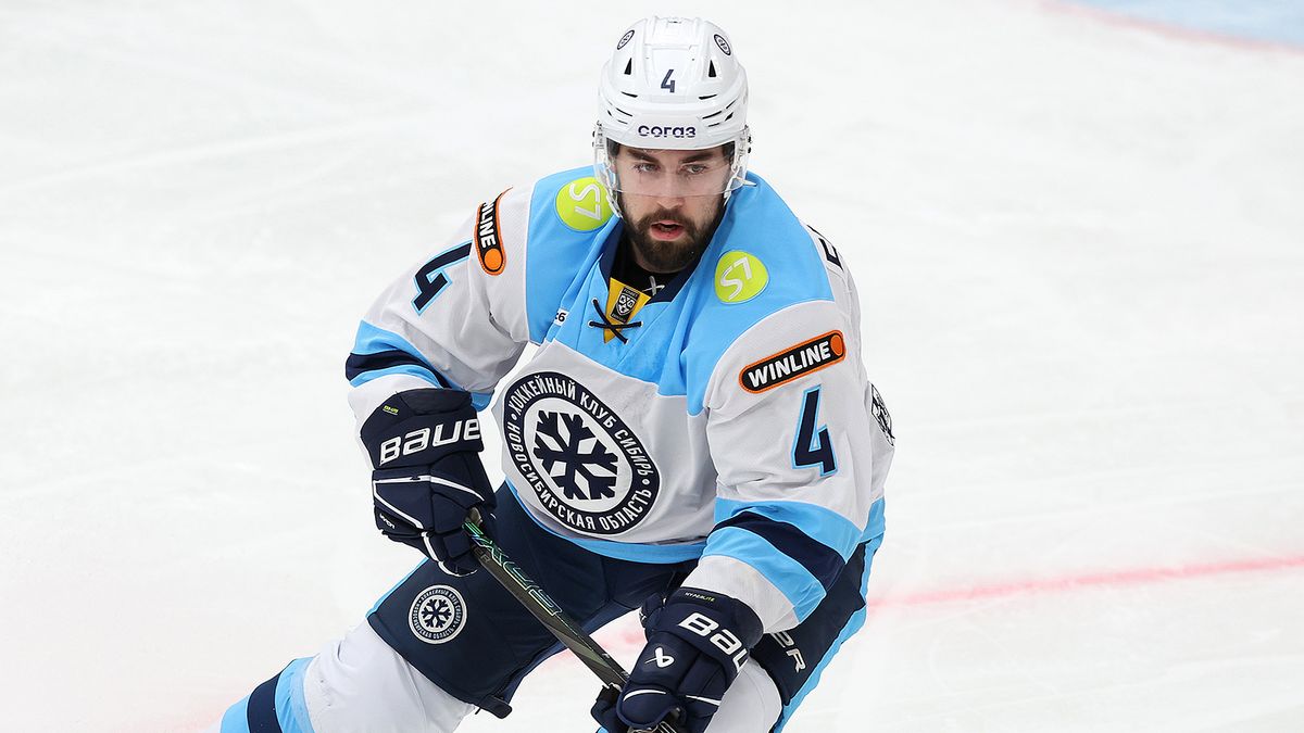 Люзенков объяснил поражение «Сибири» от «Автомобилиста» в матче КХЛ