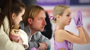 Трусова под елкой, Костылева с акулой, ликование Плющенко, русско-португальский тренер. Гран-при в Москве: фото