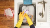 Отмываю пластиковые контейнеры этим способом: простое бытовое средство выручает от неприятного запаха после еды