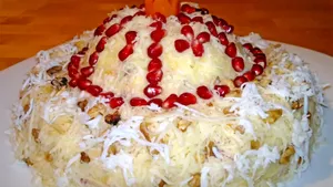 Готовлю салат «Шапка Мономаха» с курагой и грецкими орехами: по-настоящему царское угощения для любого стола