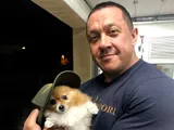 Кокляев примерил на собаку кепку, которую в него бросил Александр Емельяненко